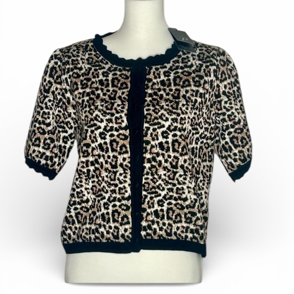 Adrianna Papell Sweaters - Adrianna Papell NWT Short sleeve leopard Knit Cardigan size med cozy layering